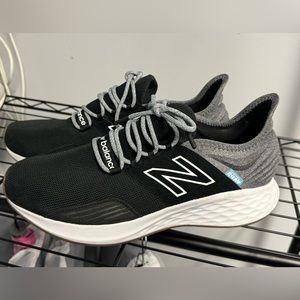 New Balance sneakers black and white size10.5. worn once. In excellent condition